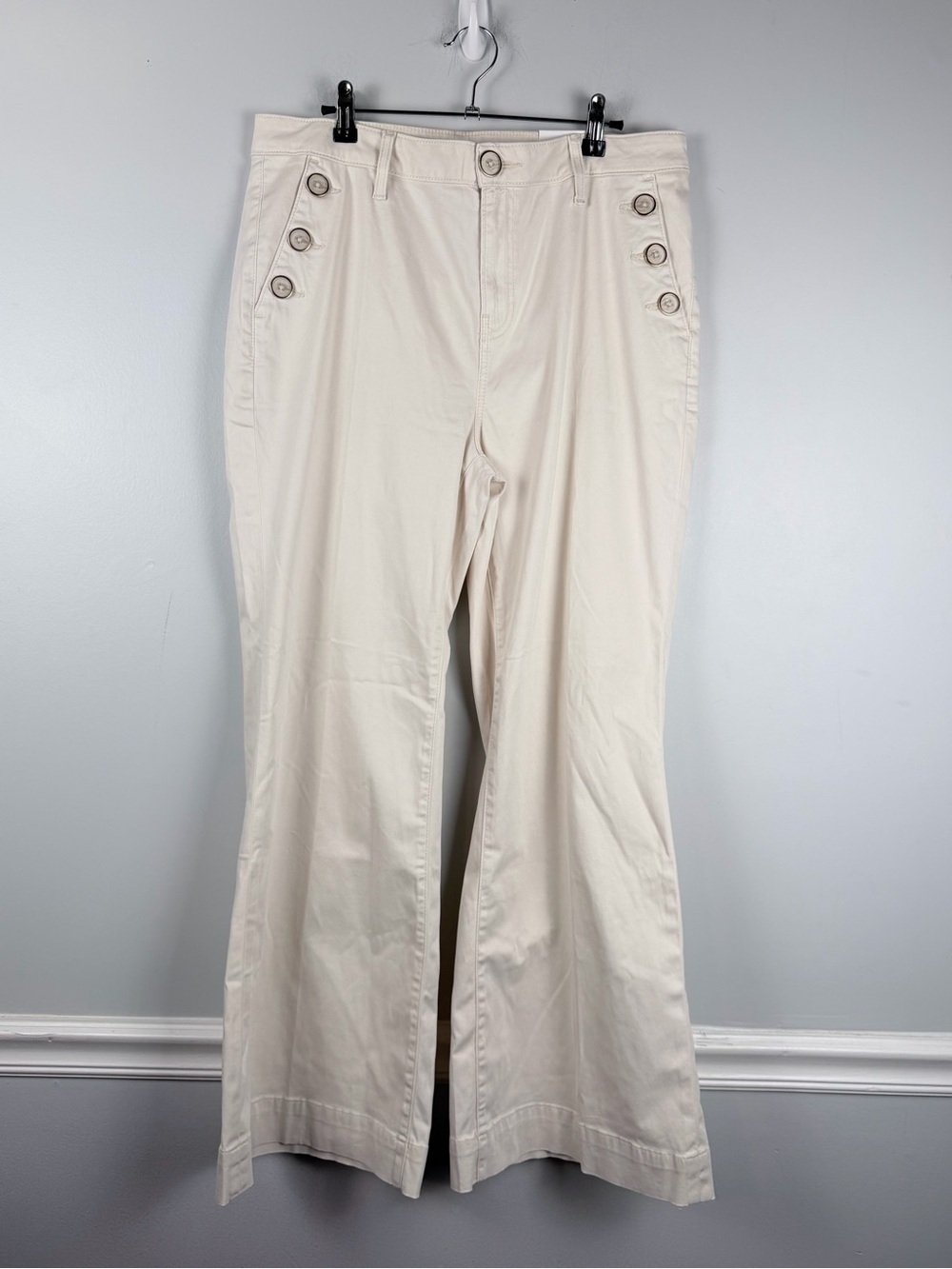 New chico FLY FRONT BUTTON POCKET FLARE PANT FASHION ENGLISH CREAM size 2/ 12